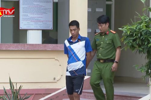'Người nhện' chuyên đột nhập vào nhà dân từ cửa sổ sa lưới