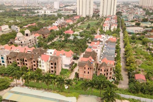 Bất động sản vẫn gặp khó vì rào cản pháp lý