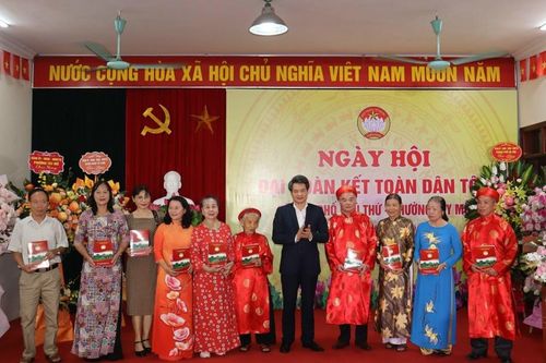 Quận Nam Từ Liêm: Cùng nhau đoàn kết, xây dựng đời sống ấm no, hạnh phúc