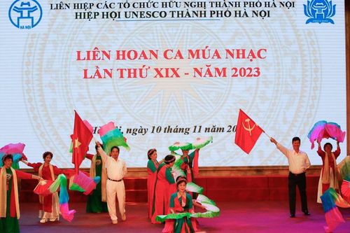 Sôi động Liên hoan ca múa nhạc lần thứ XIX của Hiệp hội UNESCO Hà Nội