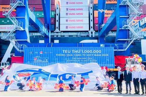 Cảng container quốc tế Tân Cảng Hải Phòng đón container thứ 1 triệu