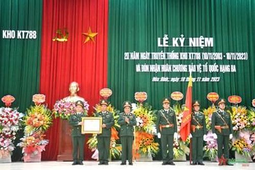 Kho KT788 đón nhận Huân chương Bảo vệ Tổ quốc hạng Ba