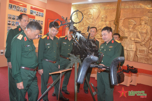 Trung tướng Lê Quang Minh kiểm tra hoạt động công tác Đảng, công tác chính trị Nhà máy Z111