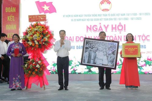 Bí thư Thành ủy Đà Nẵng Nguyễn Văn Quảng dự Ngày hội Đại đoàn kết toàn dân tộc