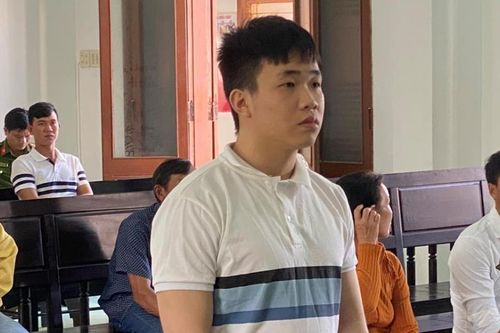 Bênh bạn gái, chém người can ngăn