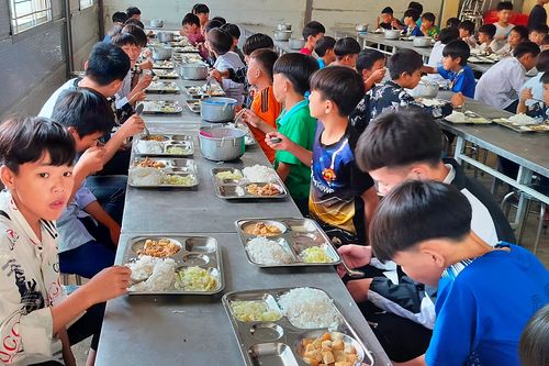 Hàng nghìn giáo viên vùng biên Thanh Hóa chờ lương mới