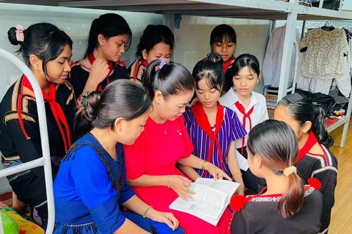 'Người mẹ giầu' của học trò nghèo dân tộc