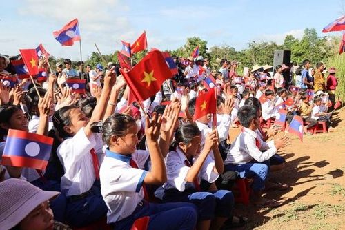 Giao lưu lực lượng bảo vệ biên giới, giáo viên, học sinh Việt Nam-Lào