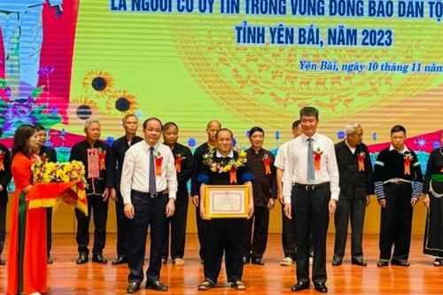 Yên Bái biểu dương, tôn vinh 150 điển hình người có uy tín