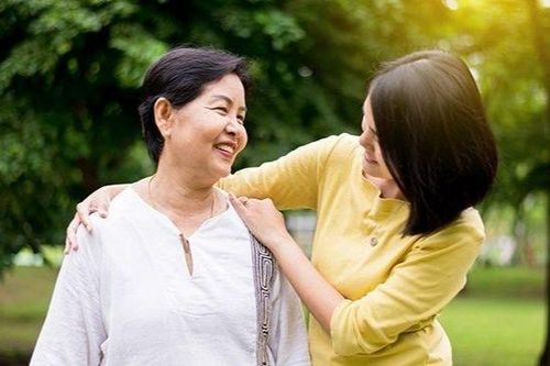 Bỏ mặc cha mẹ - không chỉ là vấn đề đạo đức