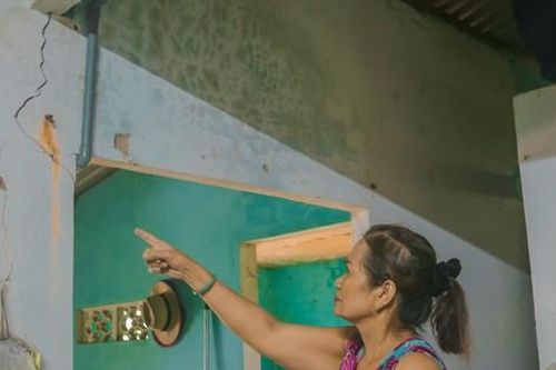 Người dân thôn Hưởng Phước lo nhà sập cạnh tuyến đường đang thi công