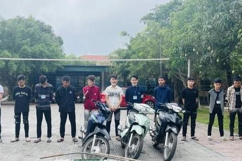 Nhóm thanh, thiếu niên mang phóng lợn đi giải quyết mâu thuẫn