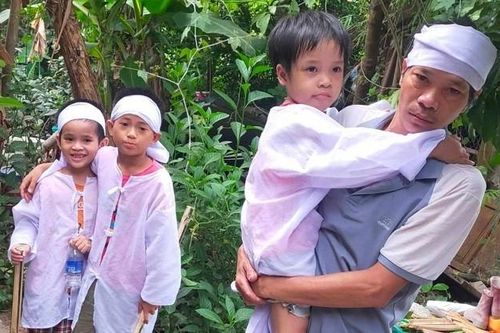 Mẹ đuối nước tử vong, 3 con thơ ngơ ngác bên người cha chậm chạp