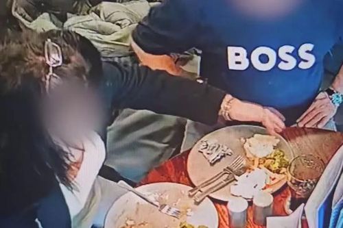 Cô gái bày chiêu trò tinh vi để ăn miễn phí ở nhà hàng, camera vạch trần sự thật