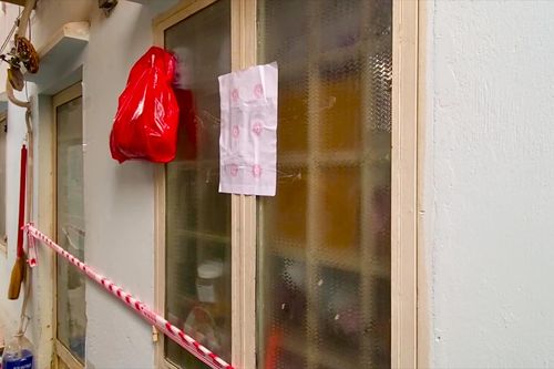 Phát hiện 3 người trong gia đình tử vong trong phòng trọ, nghi bị ngạt khí