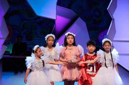 Lan tỏa thông điệp thương yêu từ nhạc kịch 'Viên đá ngũ sắc'