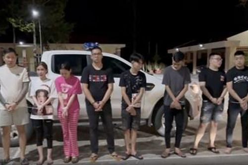 Kéo nhau đi giải quyết mâu thuẫn rồi bỏ trốn lên cửa khẩu thì bị bắt