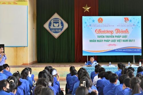 Tuổi trẻ VKSND tỉnh Quảng Nam hưởng ứng Ngày Pháp luật Việt Nam