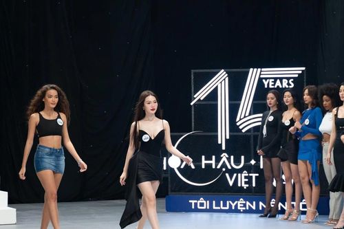 Đột nhập hậu trường show diễn đặc biệt của 59 thí sinh Hoa hậu Hoàn vũ