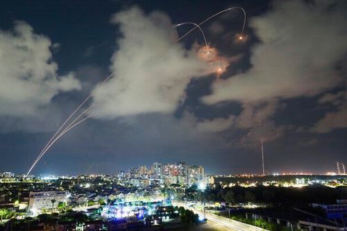 Israel đánh chặn thành công 2.000 vụ tấn công bằng tên lửa, lần đầu dùng hệ thống Arrow-3