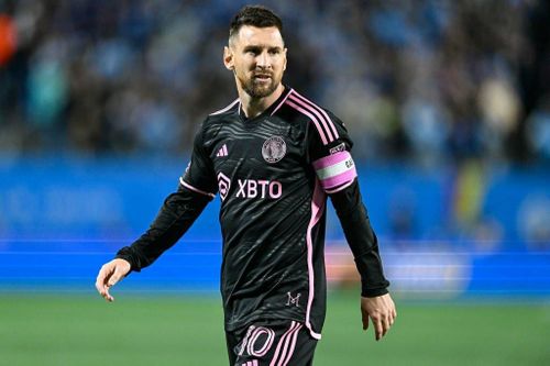 Top 10 tiền đạo phải xuất sắc nhất thế giới năm 2023: Messi đứng đầu