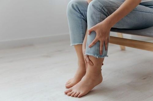 Bị nhức bắp chân là bệnh gì?