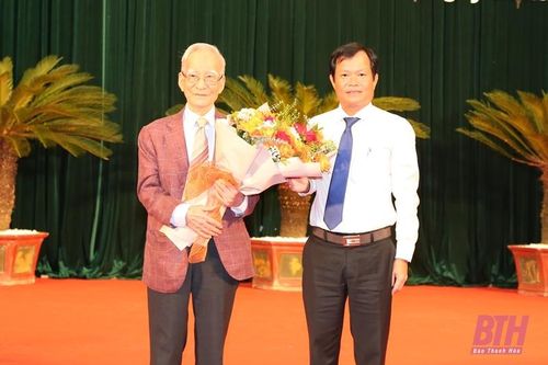 Lễ kỷ niệm 41 năm ngày Nhà giáo Việt Nam và trao học bổng của gia đình Giáo sư Lê Viết Ly