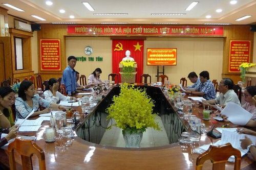 Thẩm tra các văn bản trình kỳ họp HĐND huyện Tri Tôn lần 12 (chuyên đề)