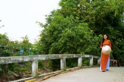 Gìn giữ nghề chằm nón lá