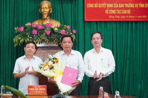 Đồng chí Trần Văn Tám giữ chức Bí thư Thành ủy Cao Lãnh