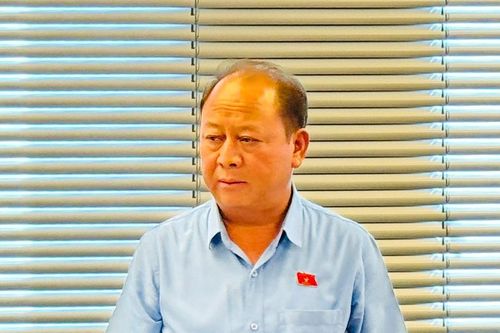 Đại biểu Sùng A Lềnh (Lào Cai) tham gia ý kiến xác đáng vào Dự án Luật Trật tự, an toàn giao thông đường bộ