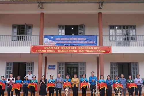 Khánh thành Nhà văn hóa cộng đồng dân tộc Bố Y
