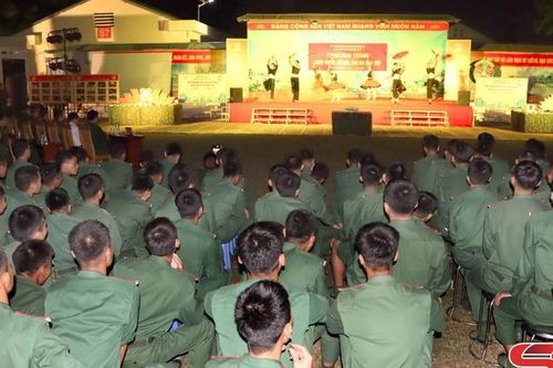 Tuyên truyền phổ biến giáo dục pháp luật cho cán bộ, chiến sĩ