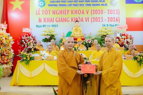 Quảng Ngãi: Trường Trung cấp Phật học tỉnh tổ chức Lễ tốt nghiệp khóa V và khai giảng khóa VI