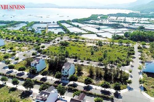 Nhà đầu tư ngóng 'sóng' quy hoạch để thoát hàng nhưng... bất thành