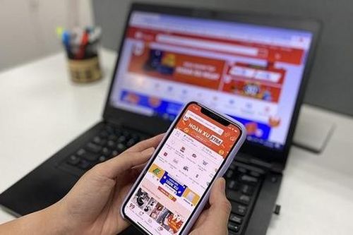 Thương mại điện tử đón 'sóng' mua sắm cuối năm