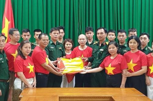 Hội Nhà báo Hà Nội thăm và làm việc với Bộ đội Biên phòng tỉnh Quảng Ngãi