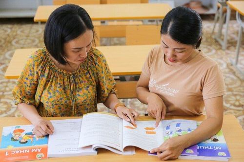 Biên soạn thêm một bộ sách giáo khoa sẽ gây lãng phí ngân sách