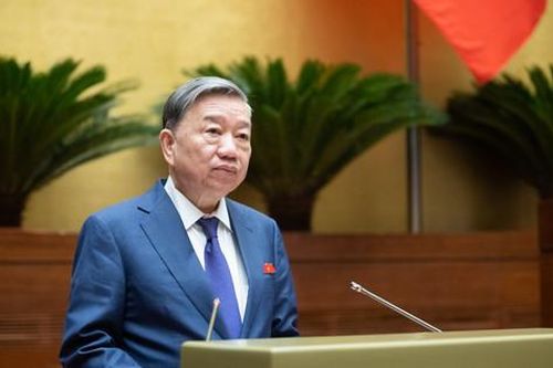 Không phải mang theo giấy tờ xe khi đã tích hợp vào thẻ căn cước