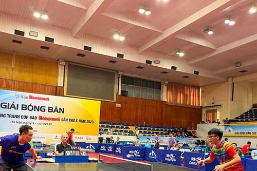 Giải bóng bàn tranh Cúp Báo Hànôịmới lần thứ X: Bất ngờ từ các tay vợt phong trào