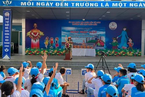 Gần 3.000 học sinh, giáo viên tìm hiểu về an toàn giao thông