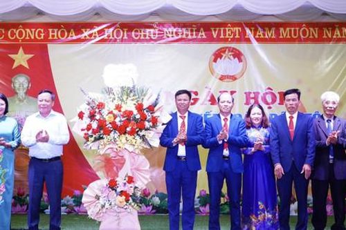 Đồng chí Nguyễn Văn Phong dự Ngày hội Đại đoàn kết tại huyện Phú Xuyên