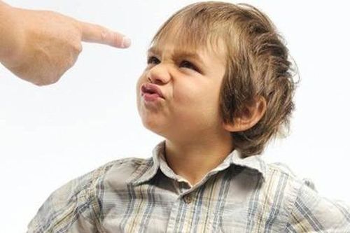 Biểu hiện điển hình của một đứa trẻ hư