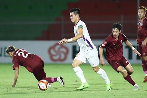 Tiến Linh phải thay đổi để thích nghi với HLV Troussier