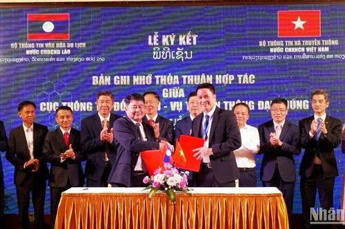 Đẩy mạnh hợp tác thông tin truyền thông giữa nước Việt Nam-Lào