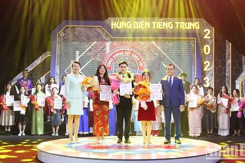 Đại học Ngoại Thương giành quán quân Cuộc thi hùng biện tiếng Trung