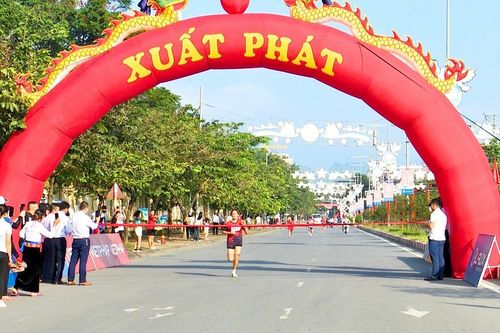 150 vận động viên tham gia Giải Việt dã truyền thống Cúp Báo Hòa Bình lần thứ 31