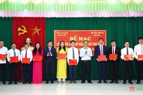 Hà Giang: Bế mạc lớp bồi dưỡng cán bộ quy hoạch Ban chấp hành Đảng bộ huyện Mèo Vạc