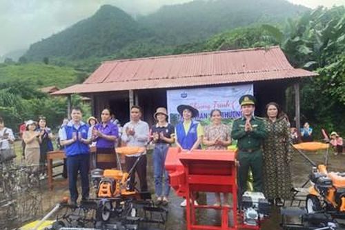 Đồn Biên phòng Làng Mô phối hợp tổ chức chương trình 'Trao nhận yêu thương'