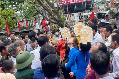 Hướng công tác Mặt trận về cơ sở